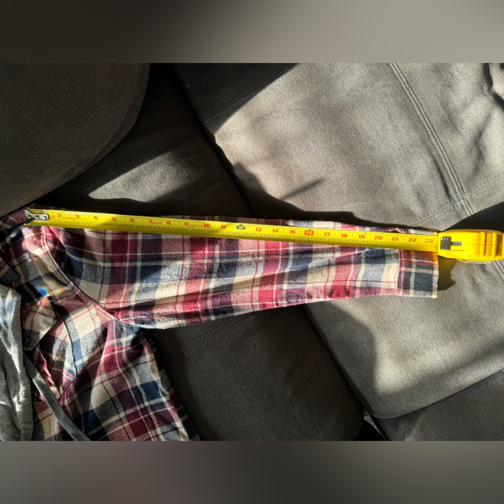 Women’s Small Buttom Up Flannel W/ Removable Hood - Picture 10 of 10